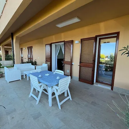 Sea House 102 Чефалу