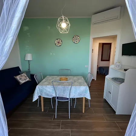 Sea House 102