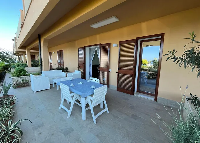 Sea House 102 Чефалу